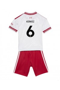 Liverpool Milos Kerkez #6 Jalkapallovaatteet Lasten Vieraspeliasu 2026-27 Lyhythihainen (+ Lyhyet housut)